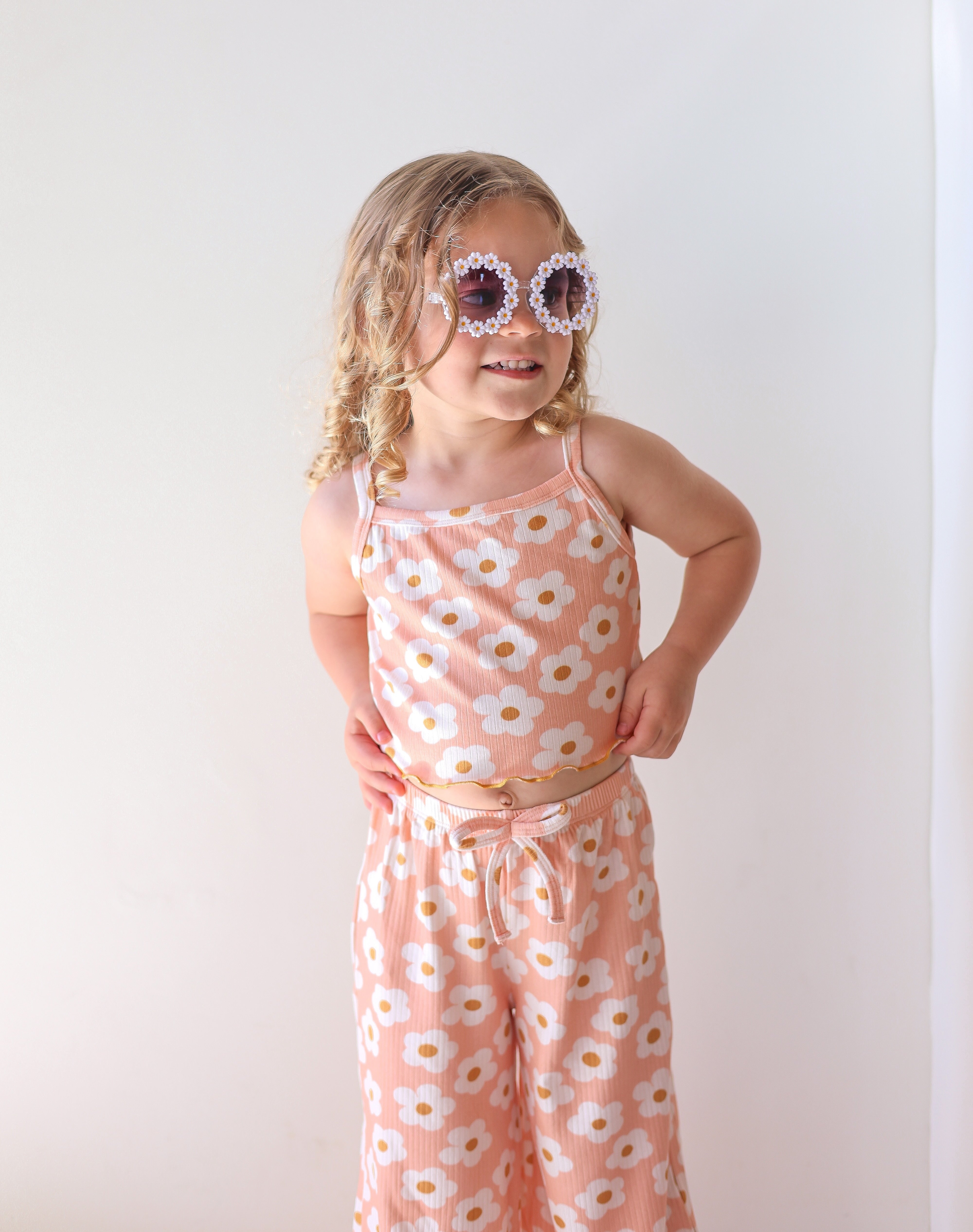 White Daisy Sunglasses (pre-order) – Celebrate Your Tribe